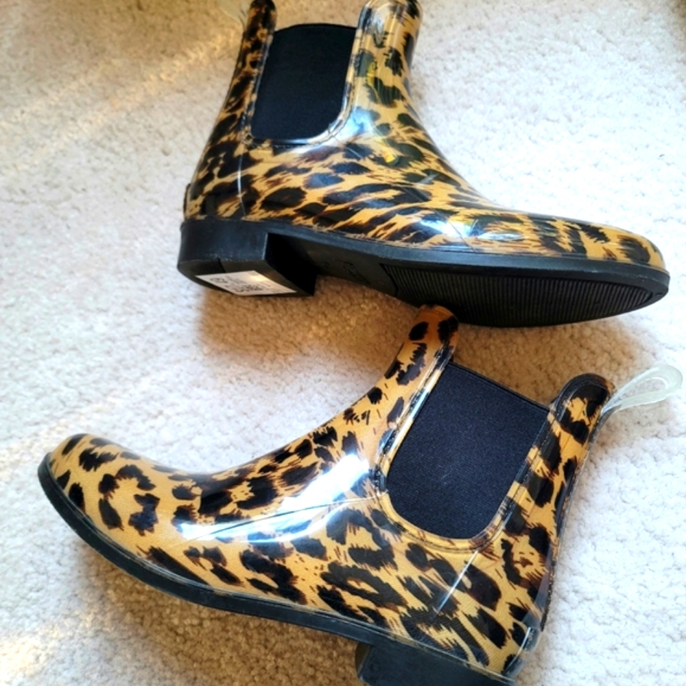 London Fog Women's Animal Print Rubber Chelsea Boots Size 7 M
